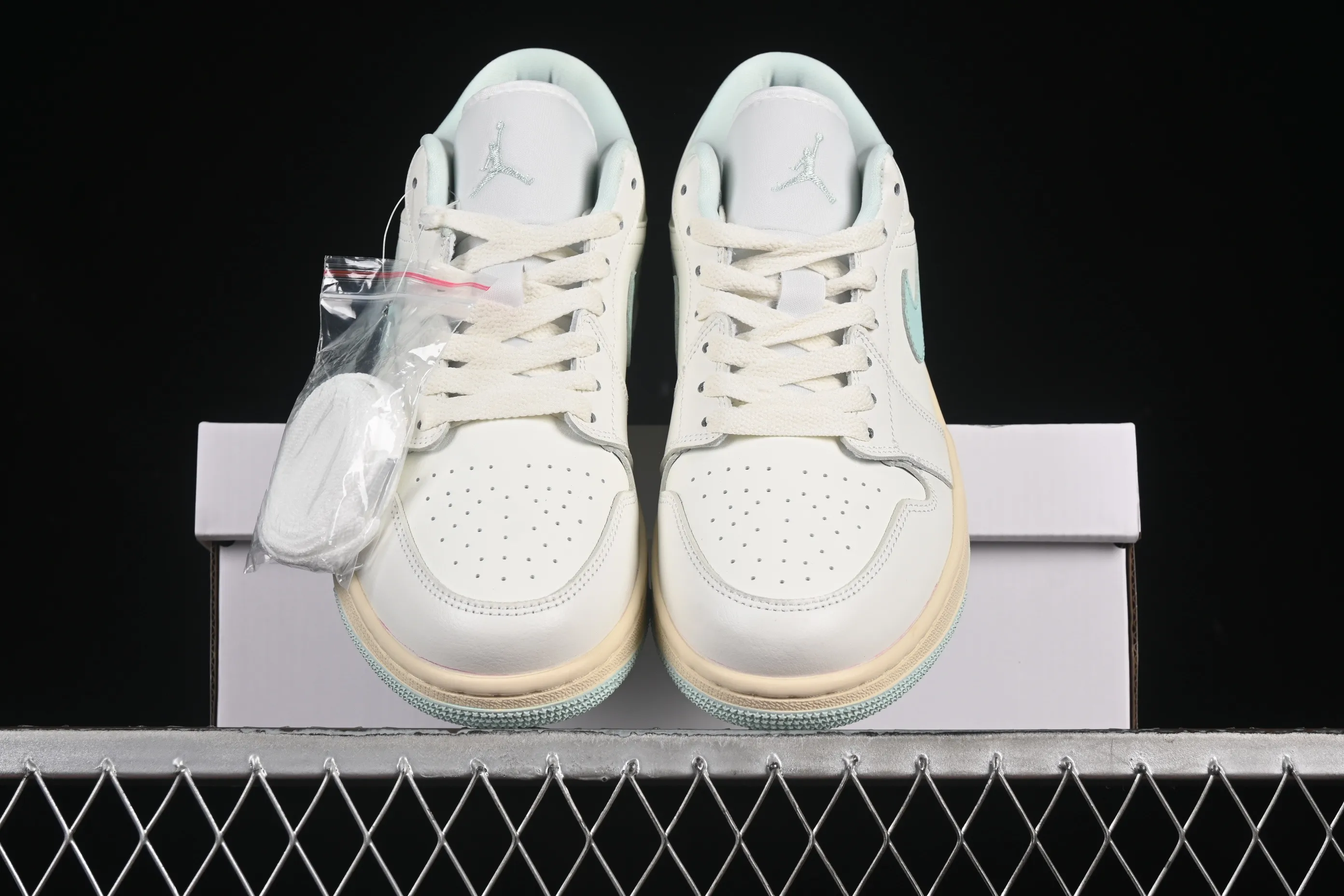 All categories Air Jordan Jordan series basketball shoes Air Jordan 1 Low Air Jordan 1 Low AJ1 Joe 1 white mint green low-top cultural and leisure sports sneakers DC0774-134